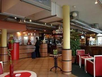 Ibis Airport Отель