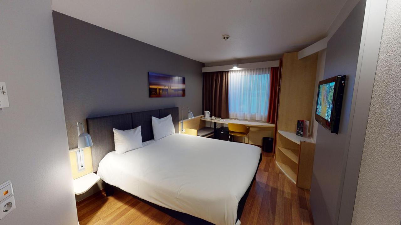 Отель Ibis Airport Кёльн